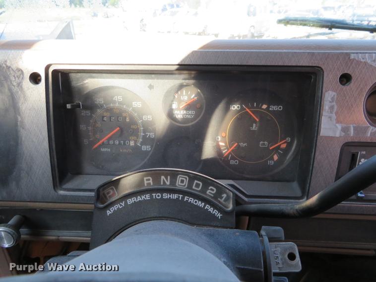 image for item DI9841 1995 Chevrolet G3500 school bus