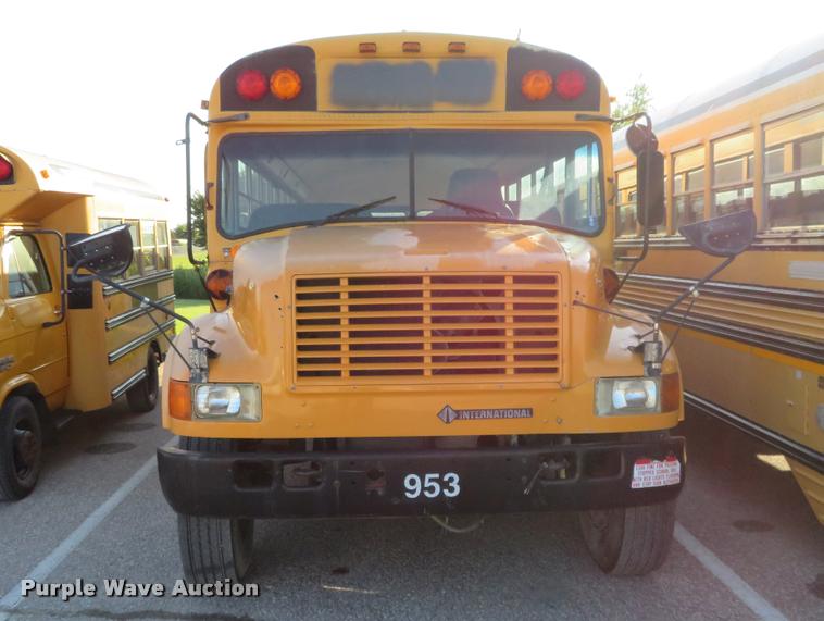 image for item DI9842 1996 International 3800 school bus