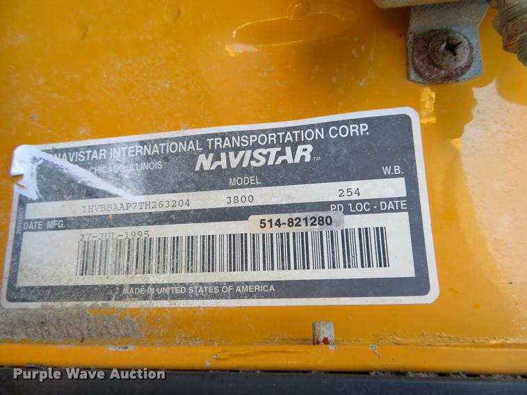 image for item DI9842 1996 International 3800 school bus