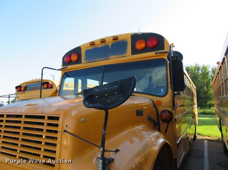 image for item DI9842 1996 International 3800 school bus