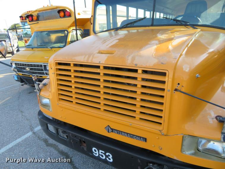 image for item DI9842 1996 International 3800 school bus