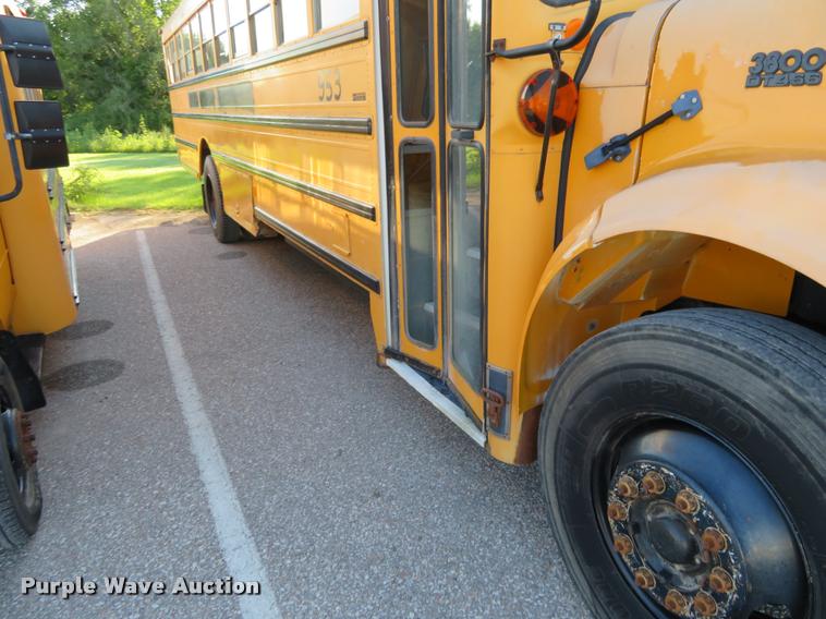 image for item DI9842 1996 International 3800 school bus