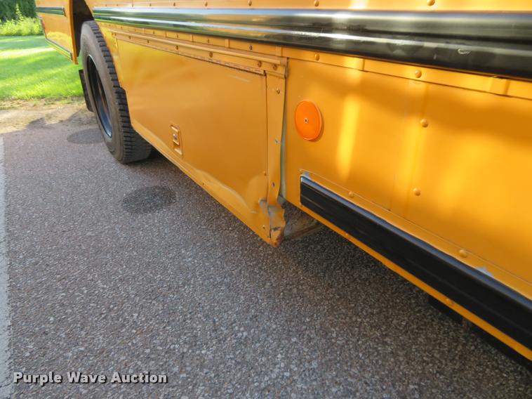 image for item DI9842 1996 International 3800 school bus