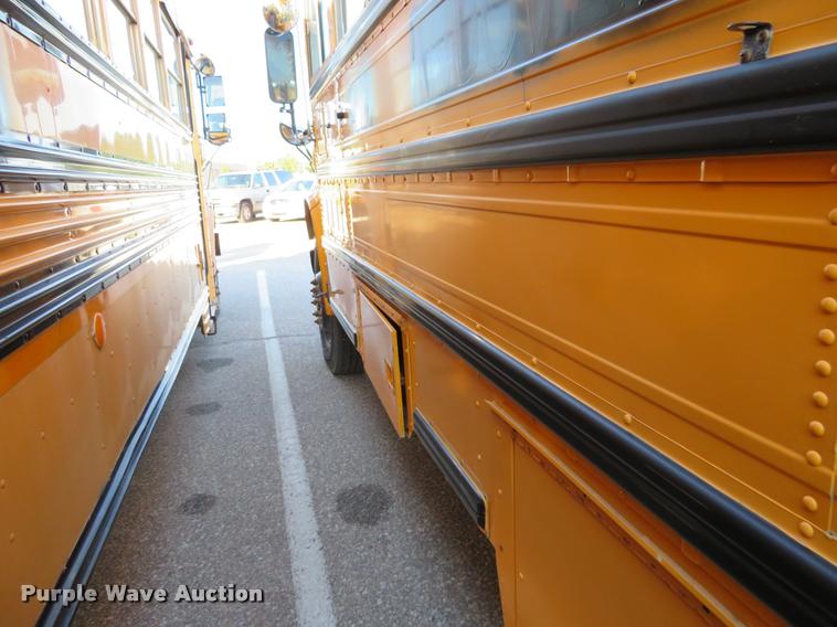 image for item DI9842 1996 International 3800 school bus