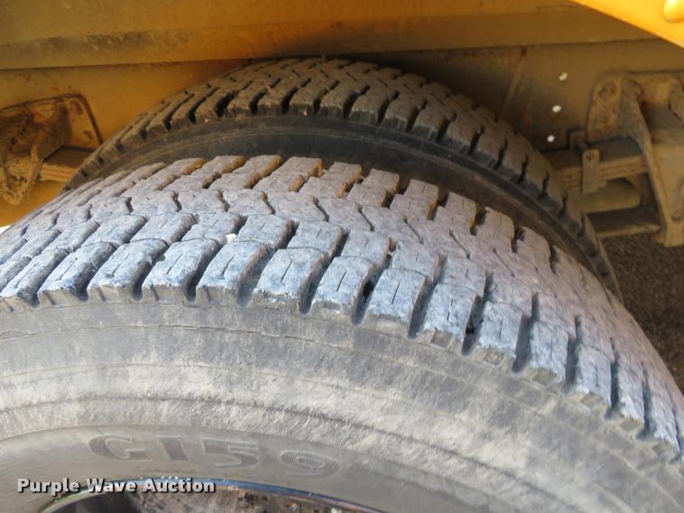 image for item DI9842 1996 International 3800 school bus