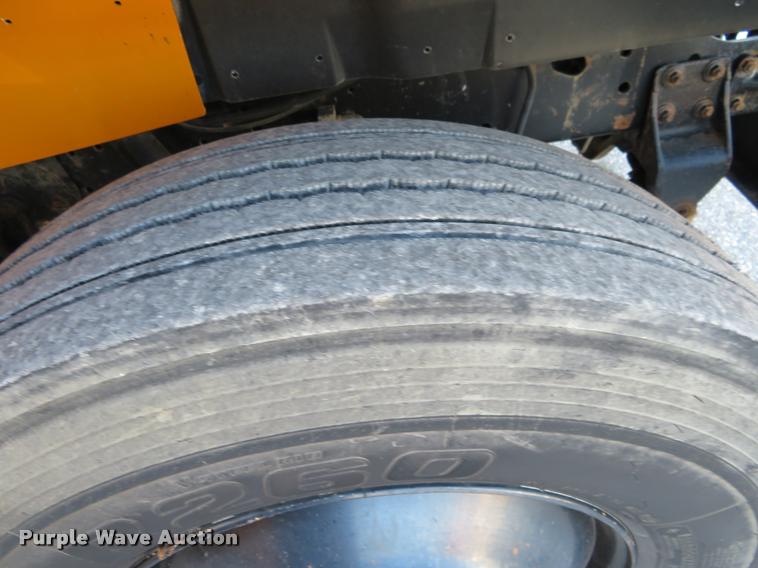 image for item DI9842 1996 International 3800 school bus