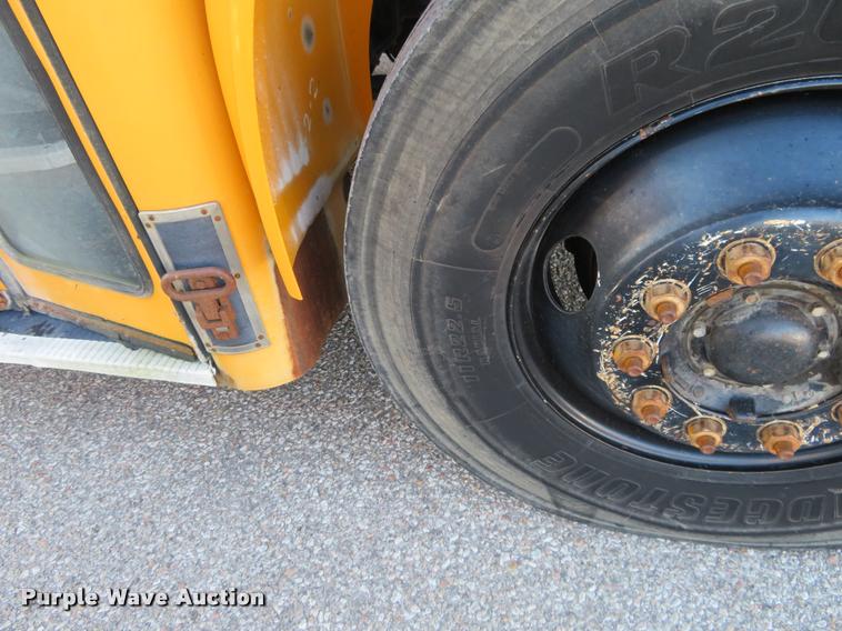 image for item DI9842 1996 International 3800 school bus