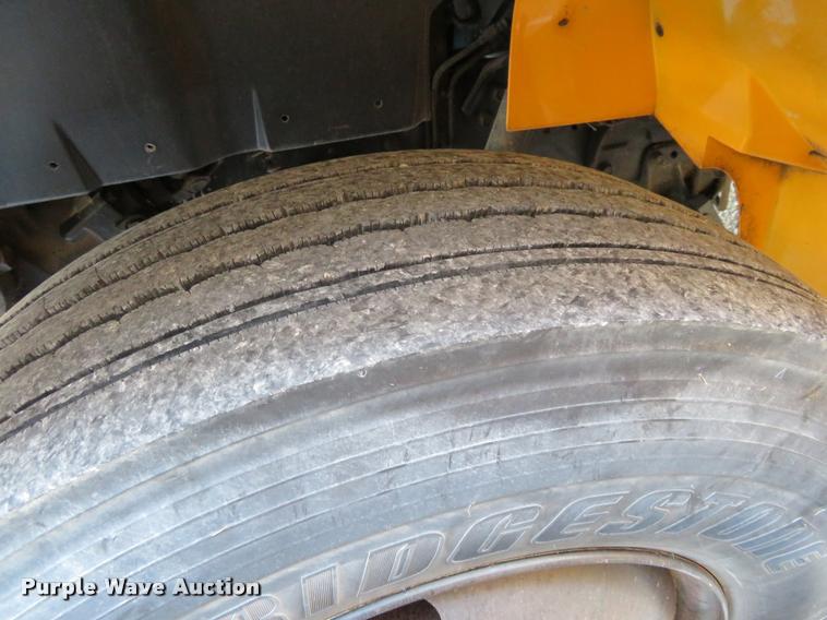 image for item DI9842 1996 International 3800 school bus