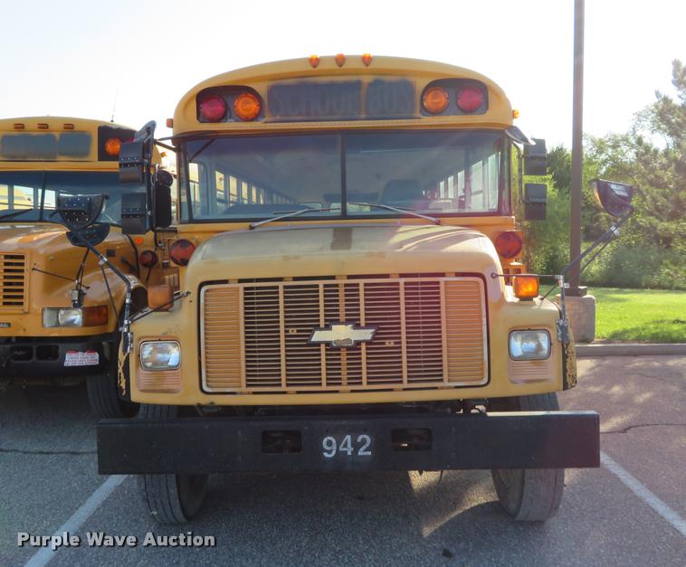 image for item DI9843 1995 Chevrolet B7 Blue Bird school bus
