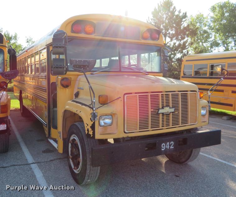 image for item DI9843 1995 Chevrolet B7 Blue Bird school bus