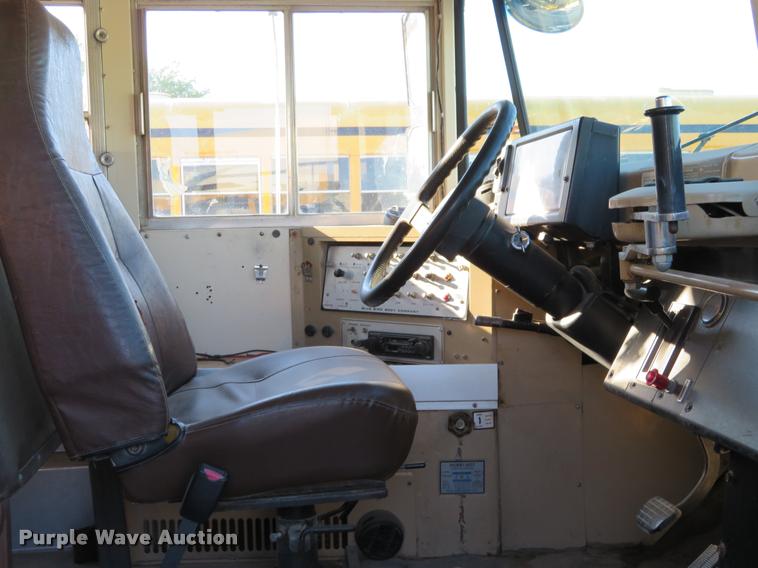 image for item DI9843 1995 Chevrolet B7 Blue Bird school bus