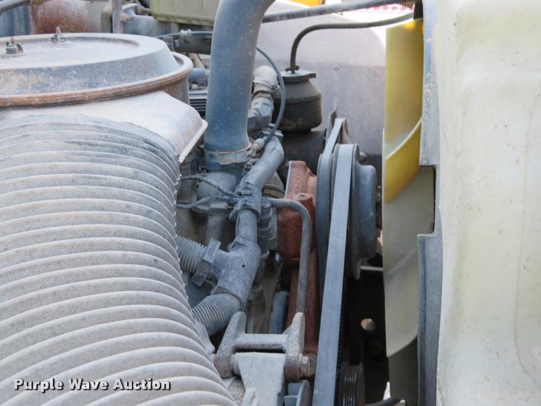 image for item DI9843 1995 Chevrolet B7 Blue Bird school bus