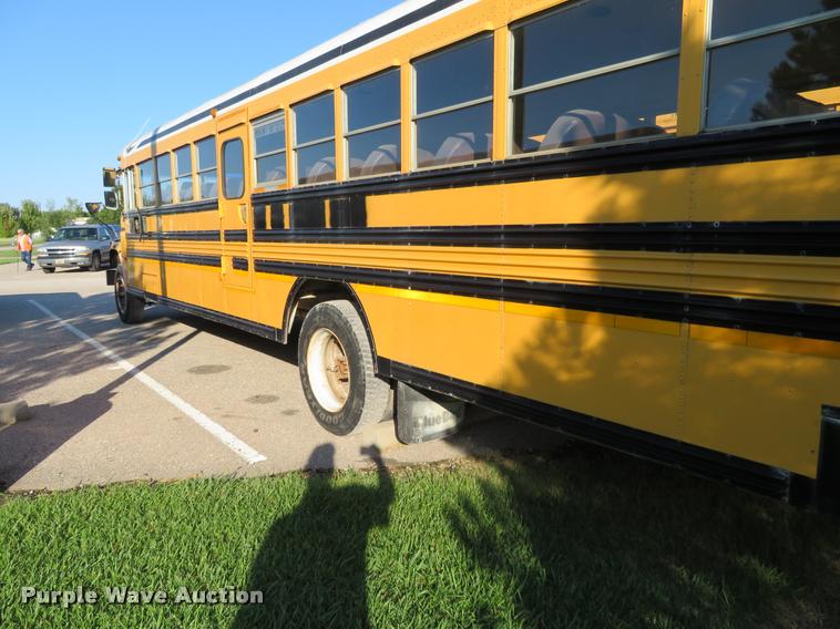 image for item DI9843 1995 Chevrolet B7 Blue Bird school bus