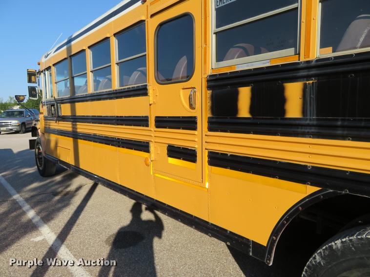 image for item DI9843 1995 Chevrolet B7 Blue Bird school bus
