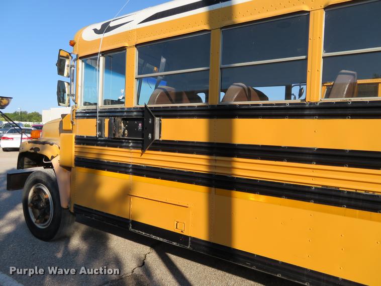 image for item DI9843 1995 Chevrolet B7 Blue Bird school bus