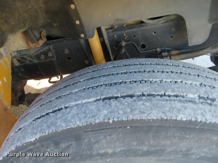 image for item DI9843 1995 Chevrolet B7 Blue Bird school bus