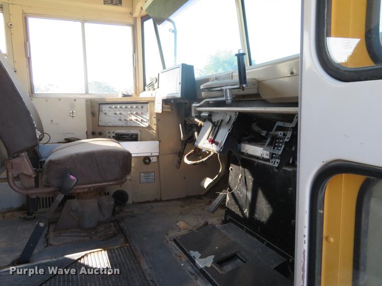 image for item DI9844 1993 Chevrolet C7500 school bus