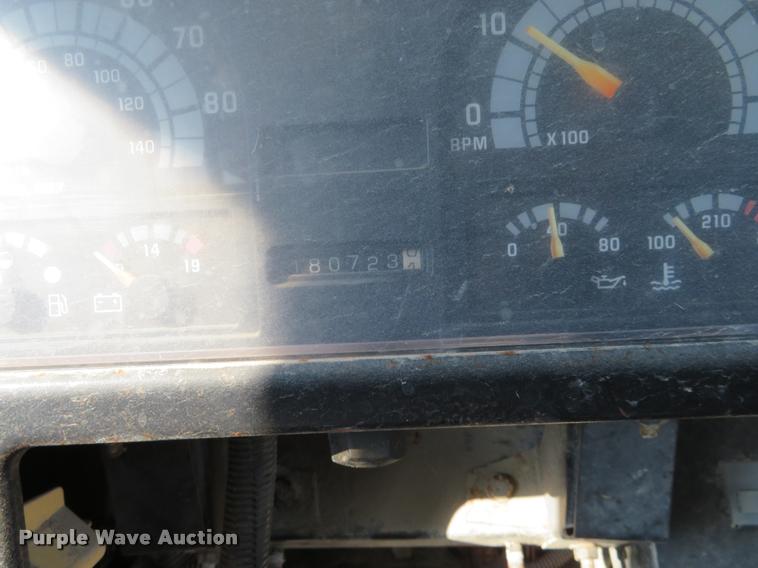 image for item DI9844 1993 Chevrolet C7500 school bus