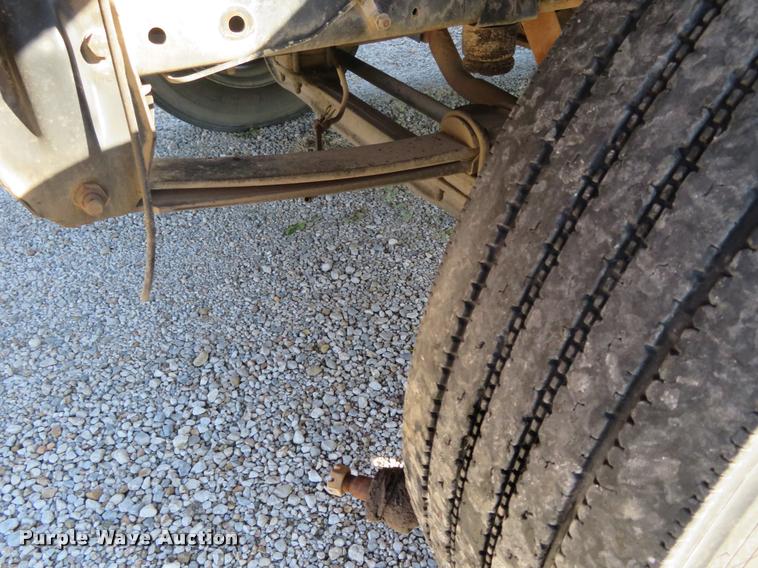 image for item DI9844 1993 Chevrolet C7500 school bus