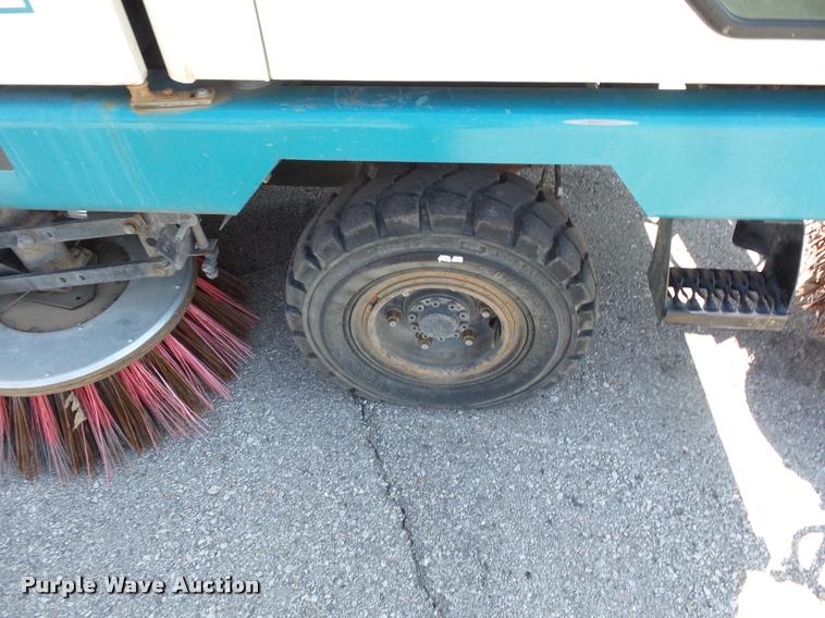 image for item DJ9645 Tennant 830 Series II street sweeper