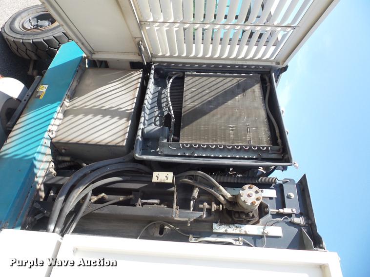 image for item DJ9645 Tennant 830 Series II street sweeper