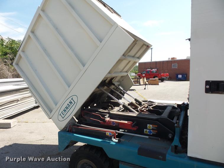 image for item DJ9645 Tennant 830 Series II street sweeper