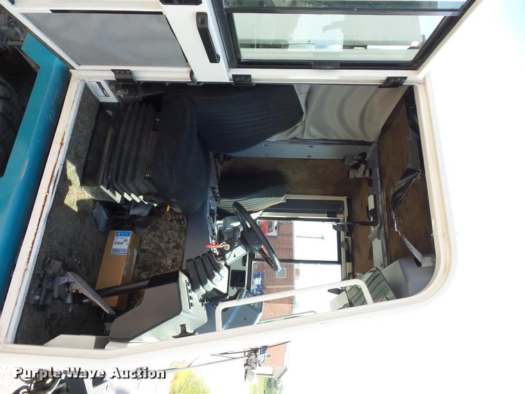 image for item DJ9645 Tennant 830 Series II street sweeper