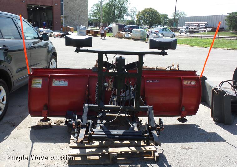 image for item DJ9647 Western snow plow