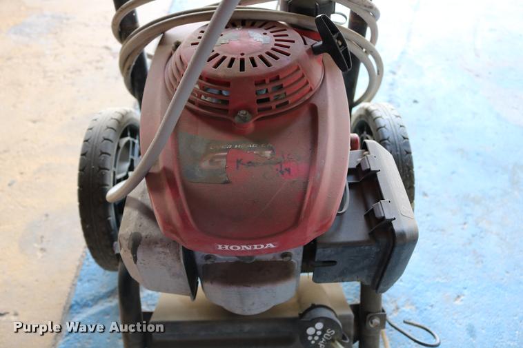 image for item DM9297 Black Max BM80913 pressure washer