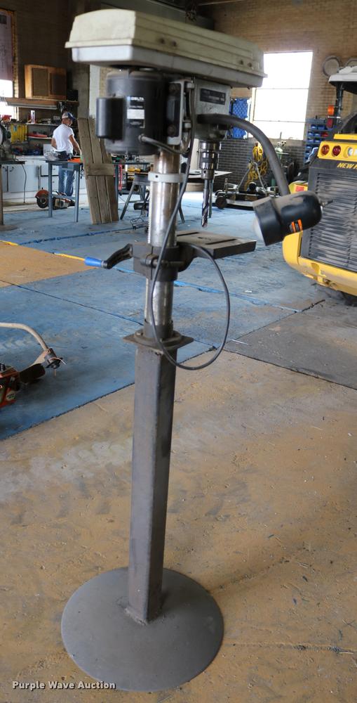 Delta DP200 shopmaster 10" drill press in Kanopolis, KS Item DM9298