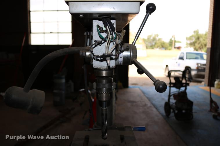 image for item DM9298 Delta DP200 shopmaster 10" drill press