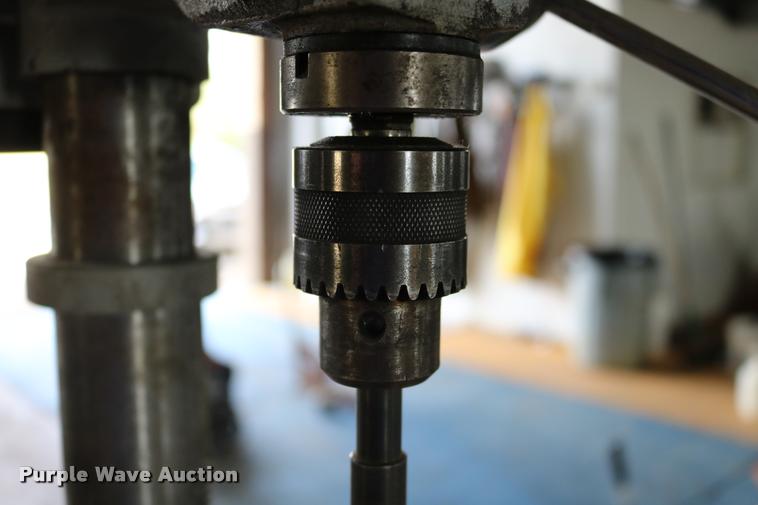 image for item DM9298 Delta DP200 shopmaster 10" drill press