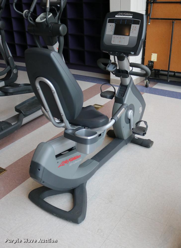 image for item DM9317 Life Fitness 95R recumbent bike