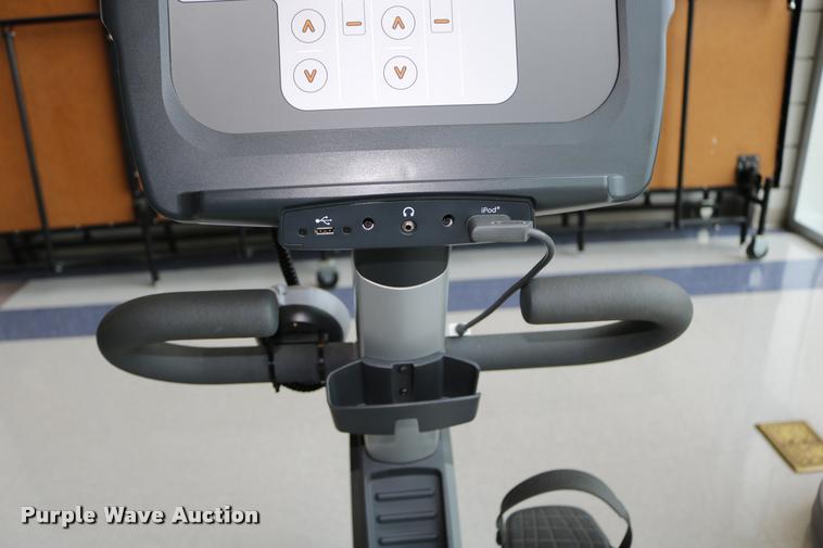 image for item DM9318 Life Fitness 95R recumbent bike