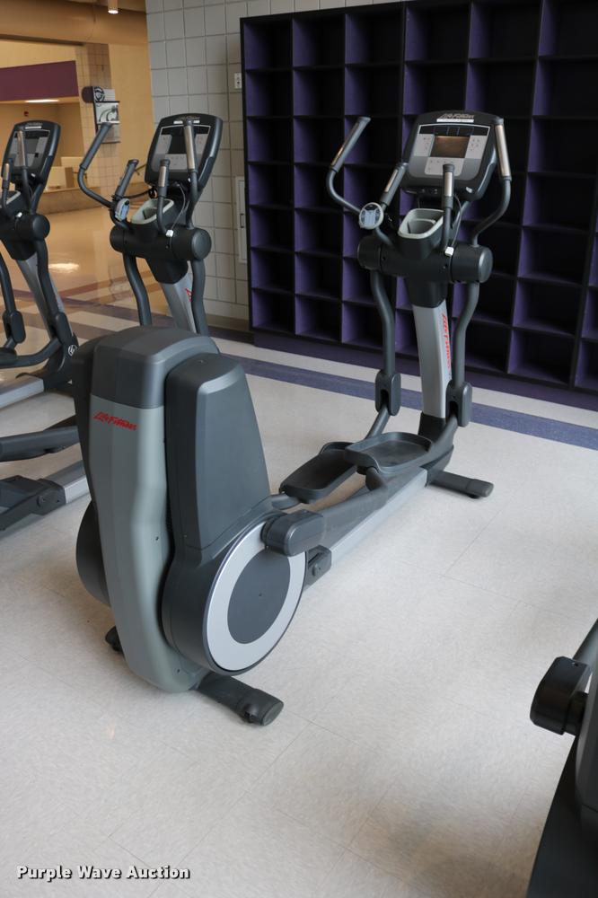 image for item DM9322 Life Fitness 95X elliptical