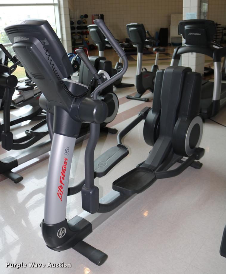 image for item DM9322 Life Fitness 95X elliptical