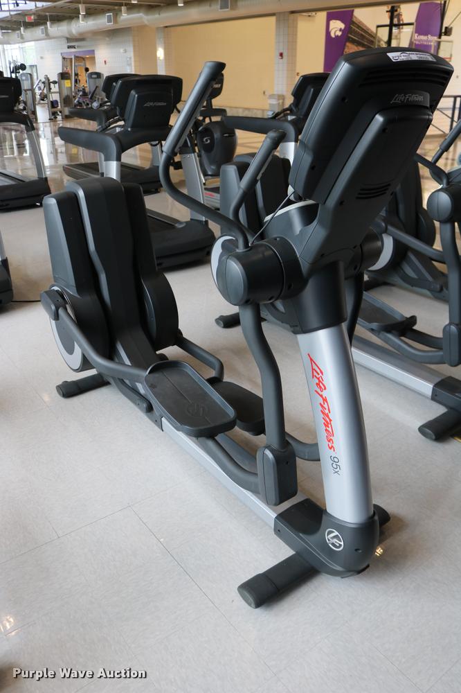 image for item DM9322 Life Fitness 95X elliptical