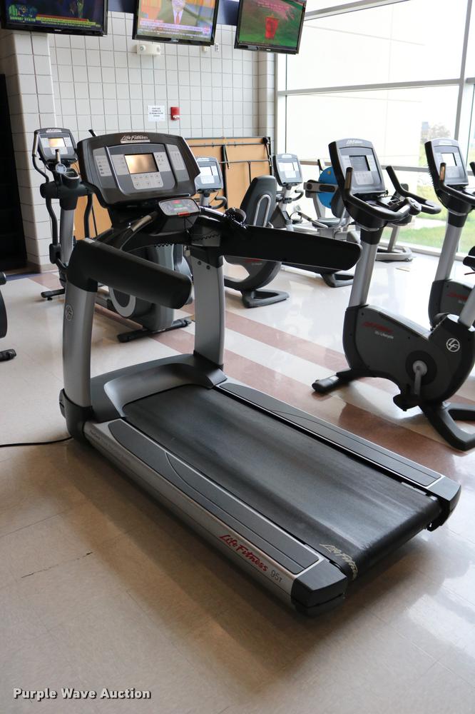 image for item DM9325 Life Fitness Flex Deck 95T treadmill