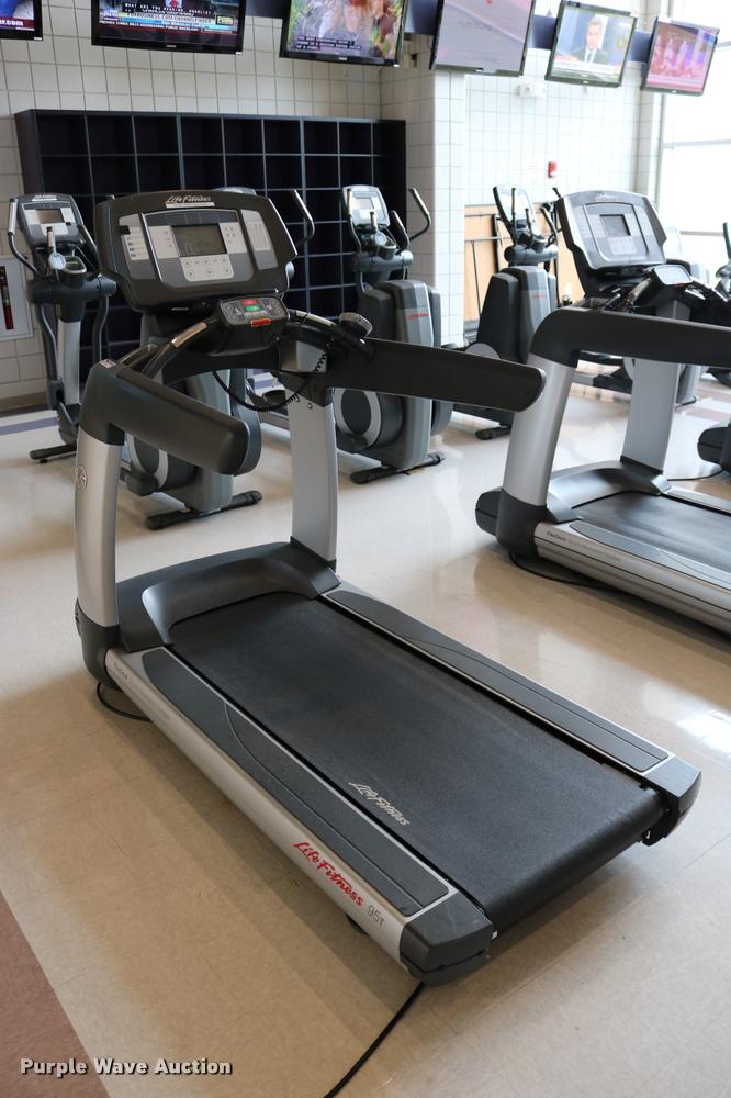image for item DM9327 Life Fitness Flex Deck 95T treadmill