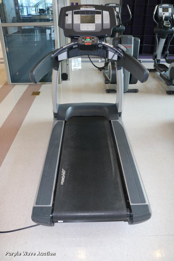 image for item DM9327 Life Fitness Flex Deck 95T treadmill