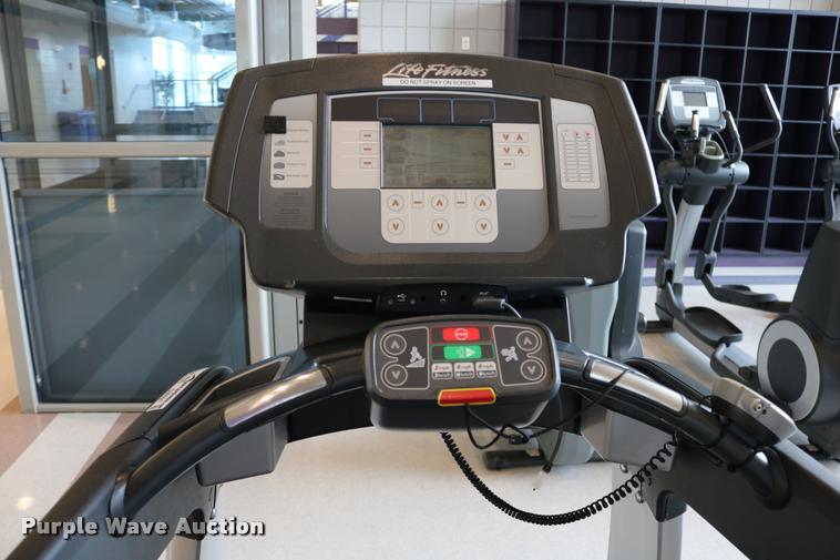 image for item DM9327 Life Fitness Flex Deck 95T treadmill