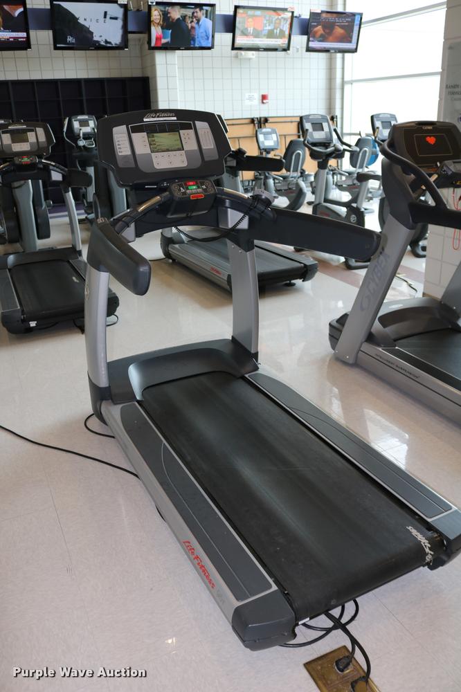 image for item DM9328 Life Fitness Flex Deck 95T treadmill