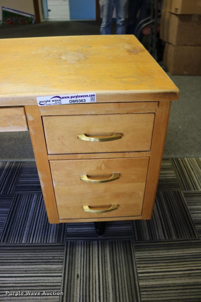 image for item DM9363 Desk