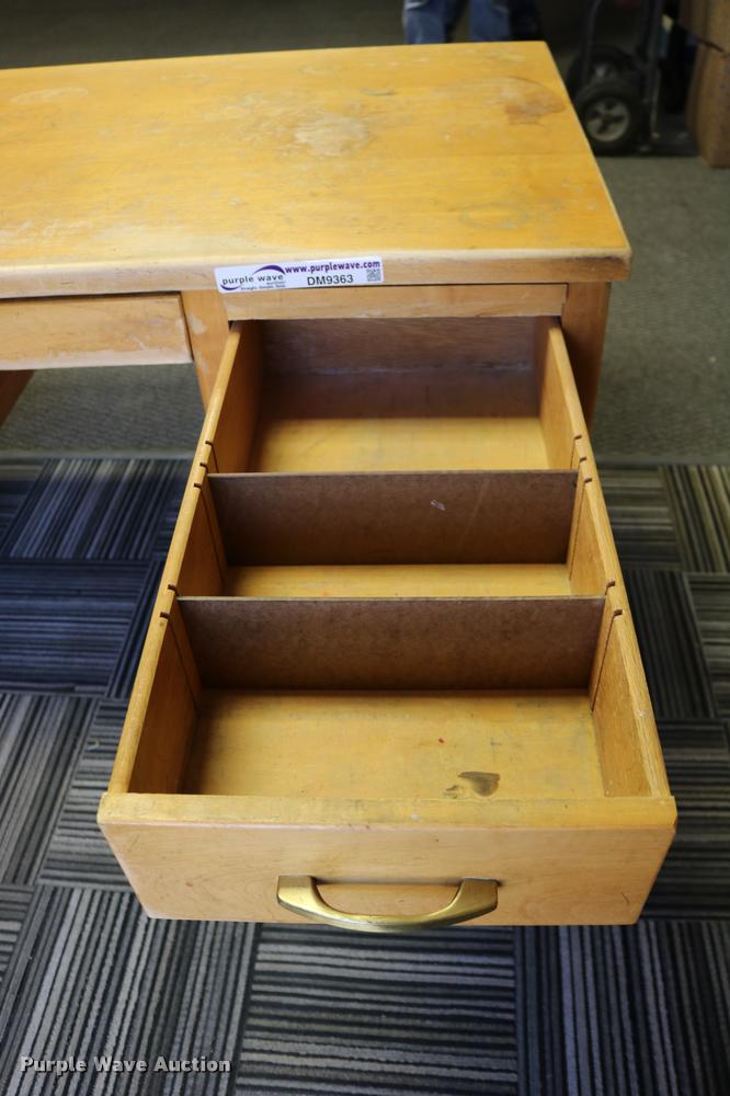 image for item DM9363 Desk