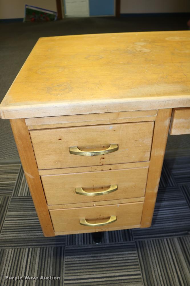 image for item DM9363 Desk