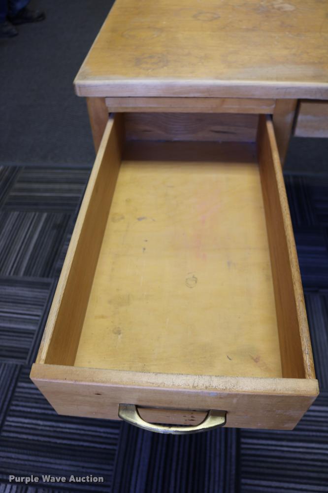 image for item DM9363 Desk