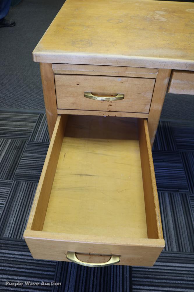 image for item DM9363 Desk