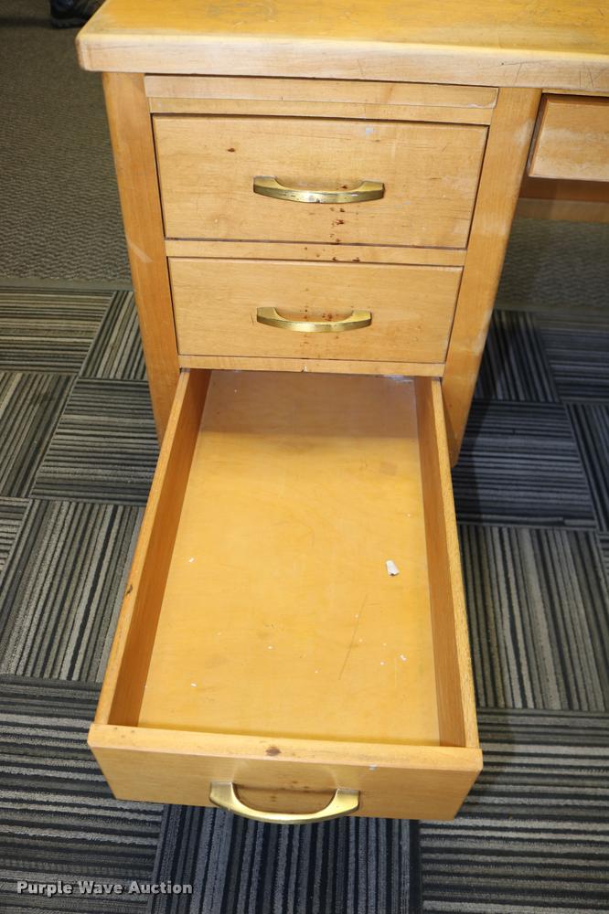 image for item DM9363 Desk