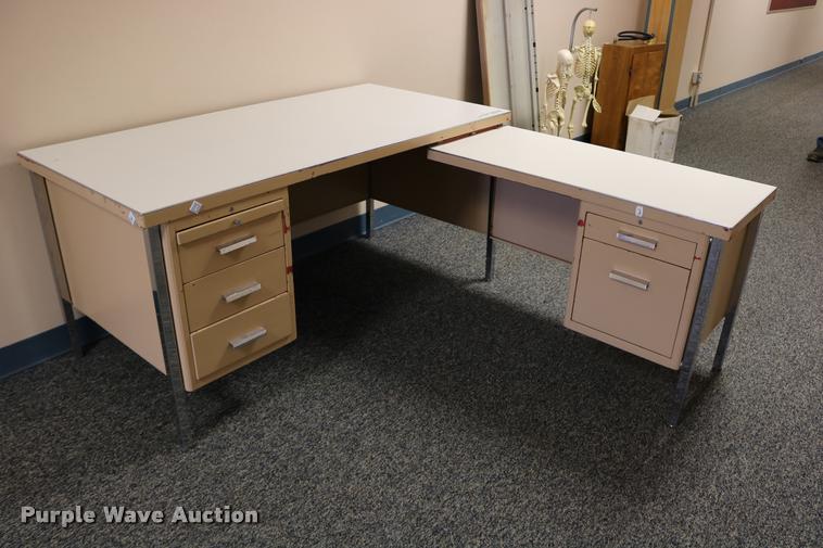 image for item DM9364 Desk