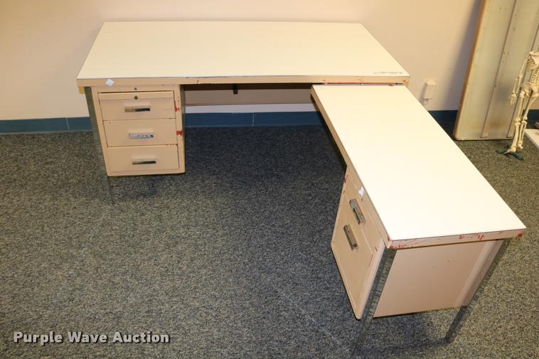 image for item DM9364 Desk